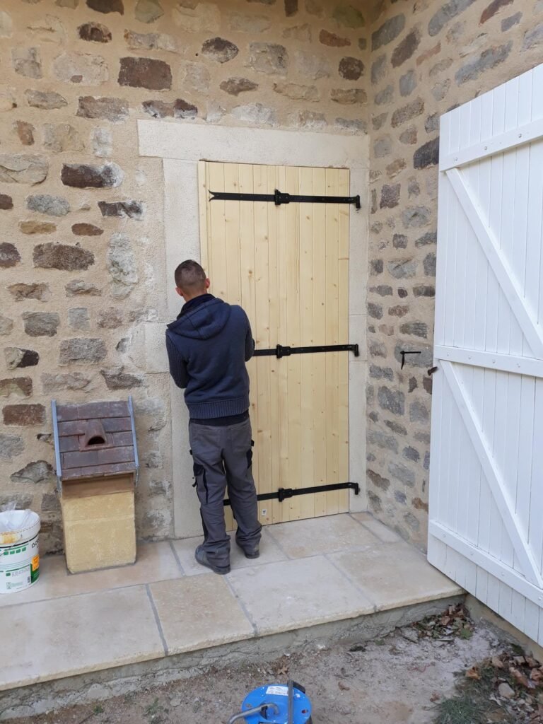 Création de volets en bois et installation